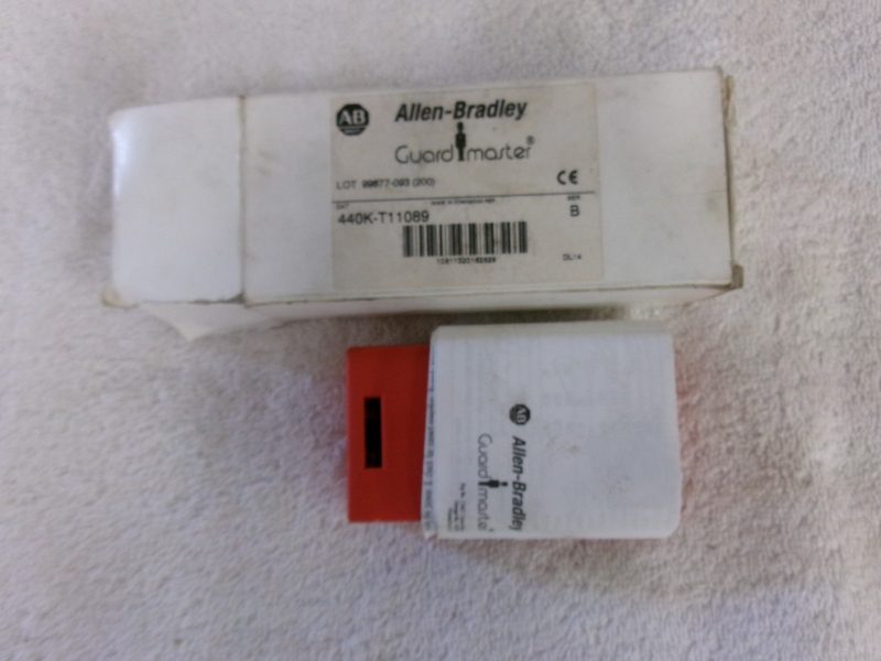 Реле безопасности Allen-Bradley 440K-T11089