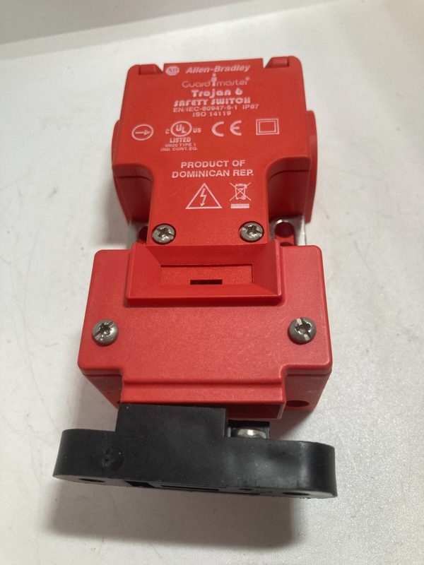 Реле безопасности Allen-Bradley 440K-T11174