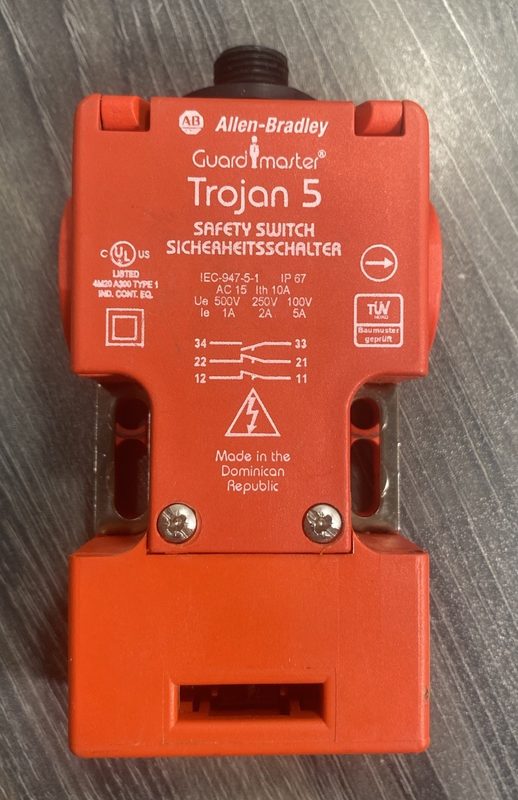 Реле безопасности Allen-Bradley 440K-T11207