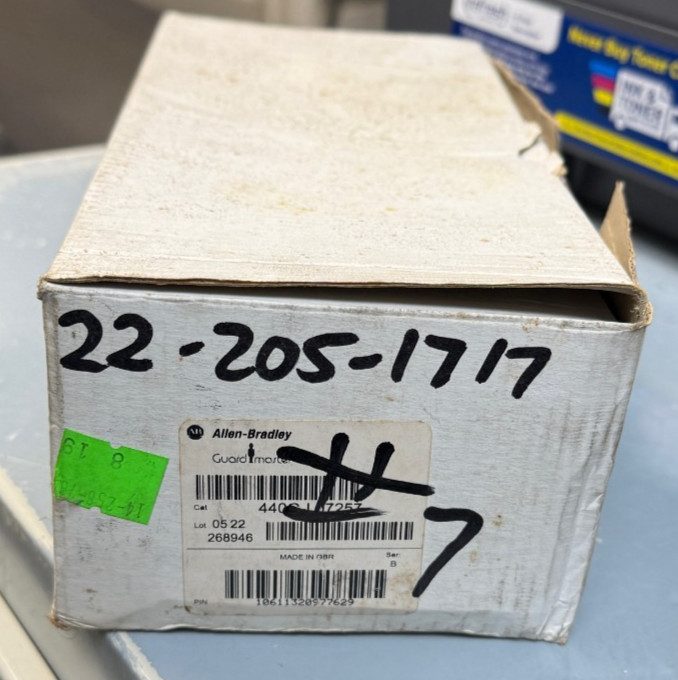 Световая завеса Allen-Bradley 440L-P4K0320YD
