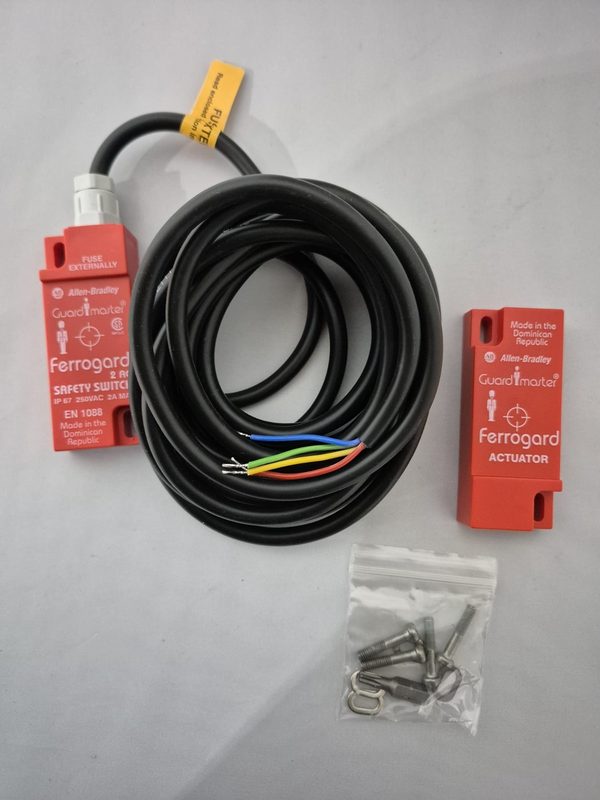 Реле безопасности Allen-Bradley 440N-G02014
