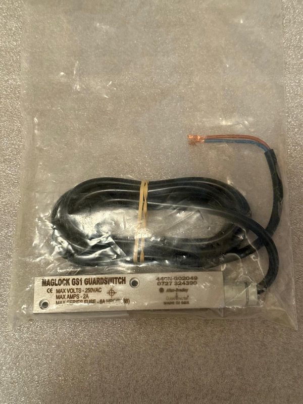 Реле безопасности Allen-Bradley 440N-G02049