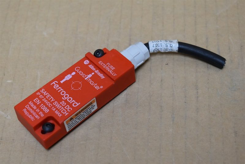 Реле безопасности Allen-Bradley 440N-G02085