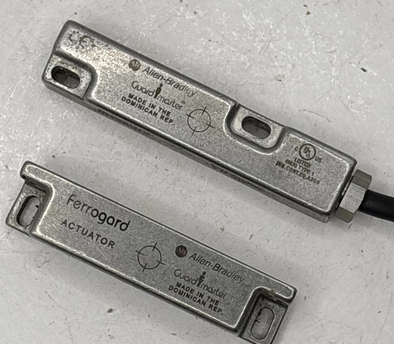 Реле безопасности Allen-Bradley 440N-G02157