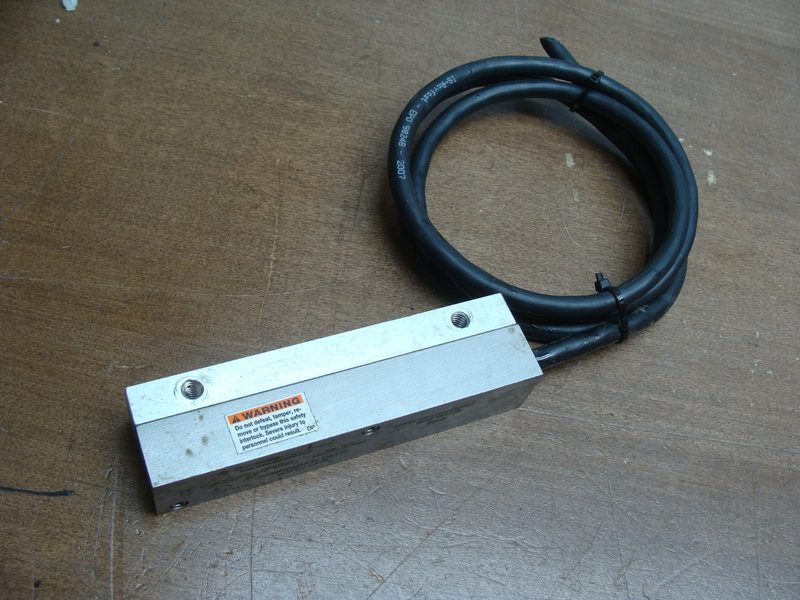 Реле безопасности Allen-Bradley 440N-H02047