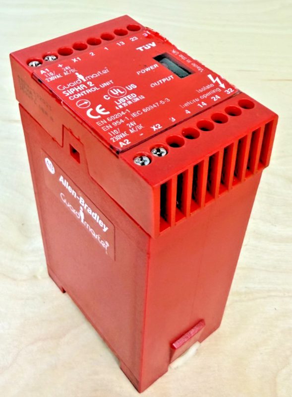 Реле безопасности Allen-Bradley 440N-S32021