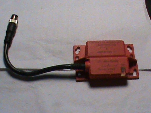Реле безопасности Allen-Bradley 440N-ZPRECM
