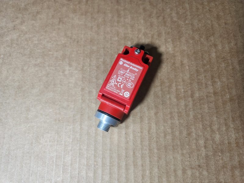 Реле безопасности Allen-Bradley 440P-CDPB03R6