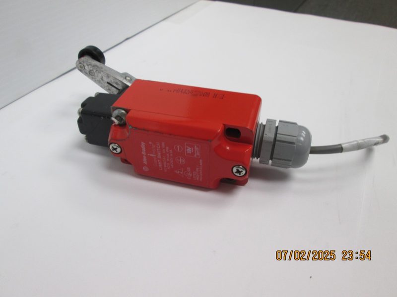 Реле безопасности Allen-Bradley 440P-MSLS11E