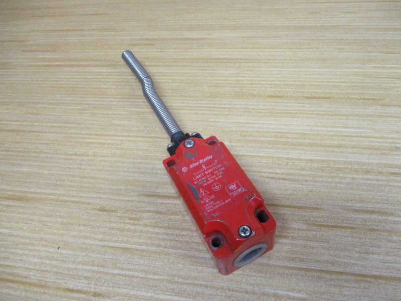 Реле безопасности Allen-Bradley 440P-MSRS11B
