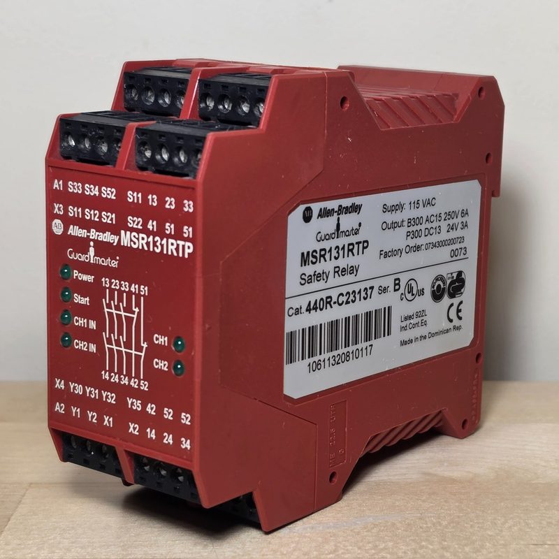 Реле безопасности Allen-Bradley 440R-C23137