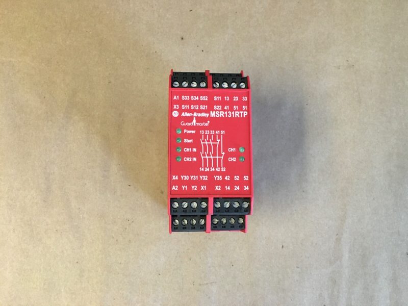 Реле безопасности Allen-Bradley 440R-C23139