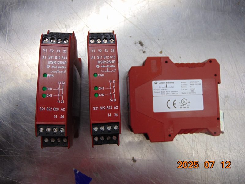 Реле безопасности Allen-Bradley 440R-D23169