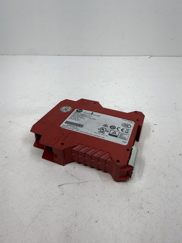 Реле безопасности Allen-Bradley 440R-D23171
