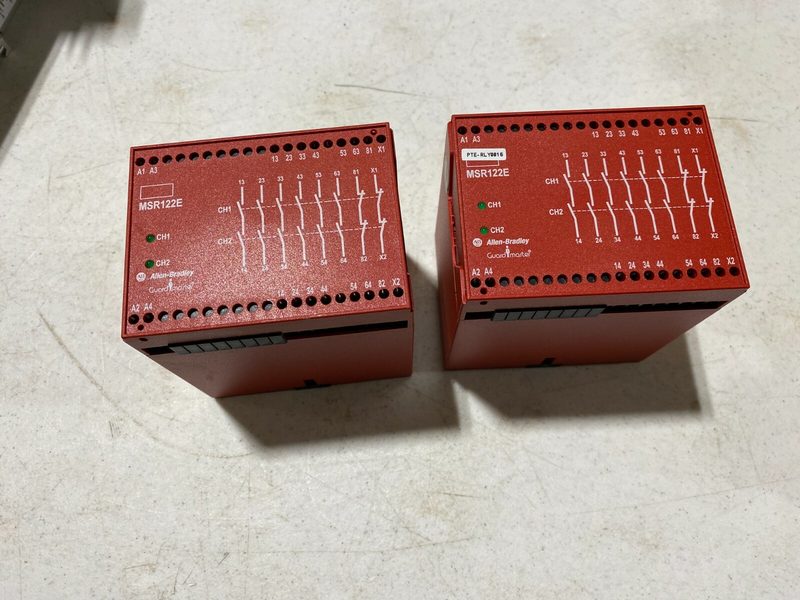 Реле безопасности Allen-Bradley 440R-E21357