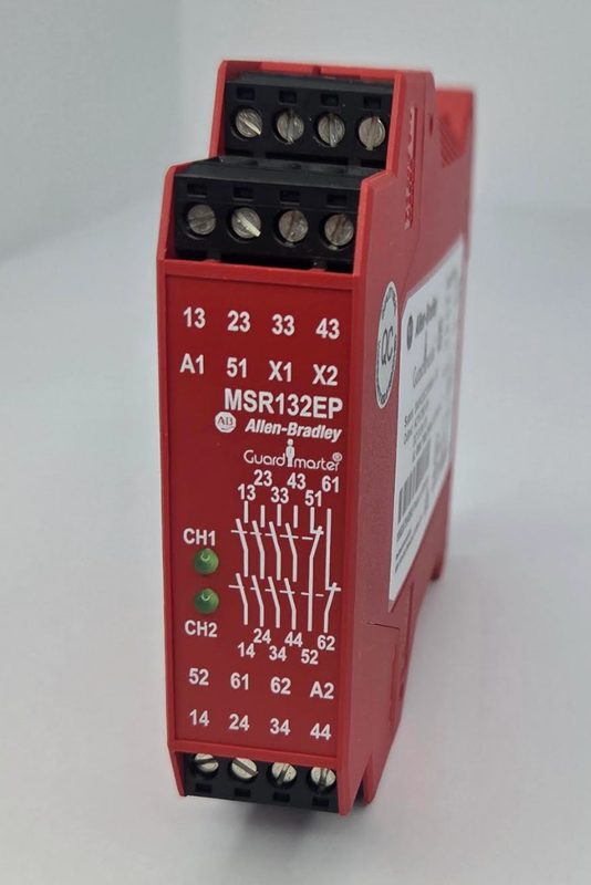 Реле безопасности Allen-Bradley 440R-E23097