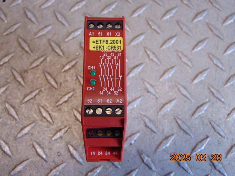 Реле безопасности Allen-Bradley 440R-E23191