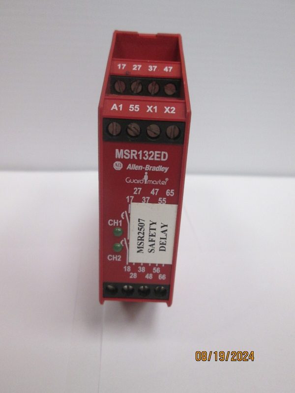 Реле безопасности Allen-Bradley 440R-E23192