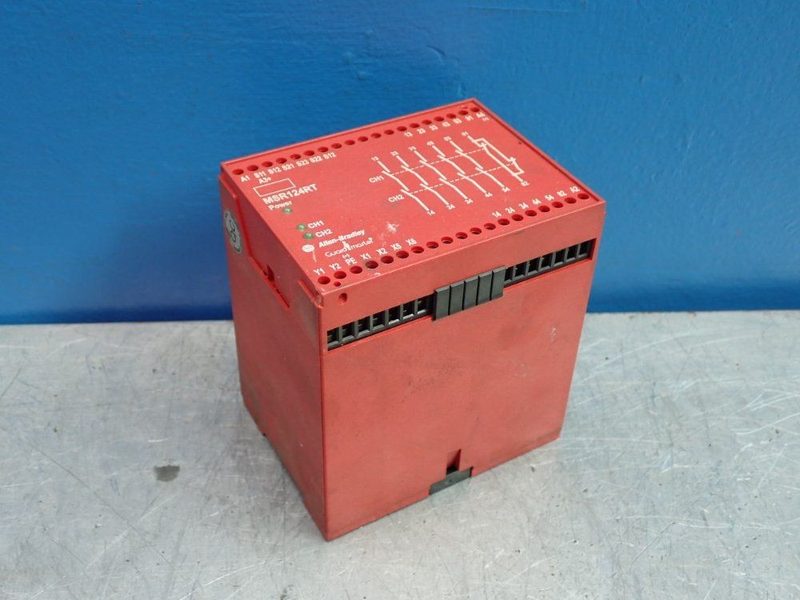 Реле безопасности Allen-Bradley 440R-G23107