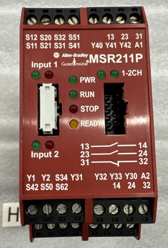 Реле безопасности Allen-Bradley 440R-H23177