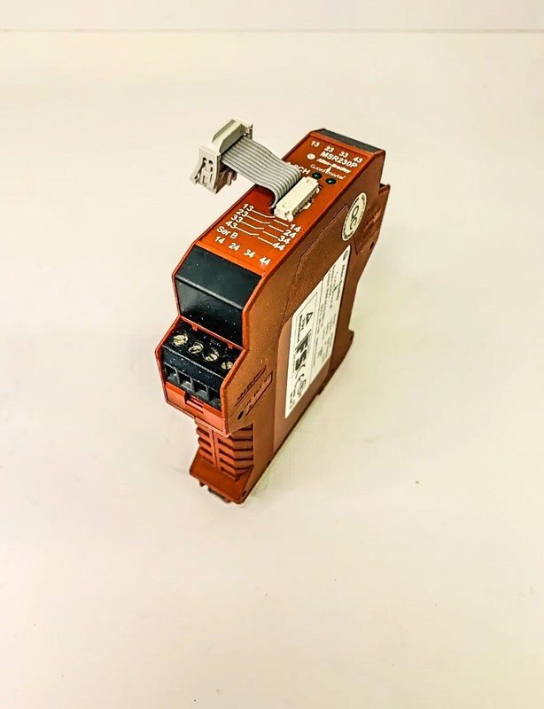 Реле безопасности Allen-Bradley 440R-H23180