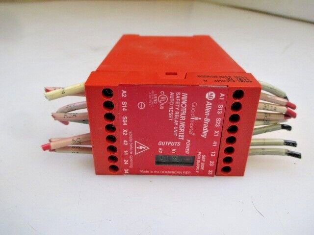 Реле безопасности Allen-Bradley 440R-K23042