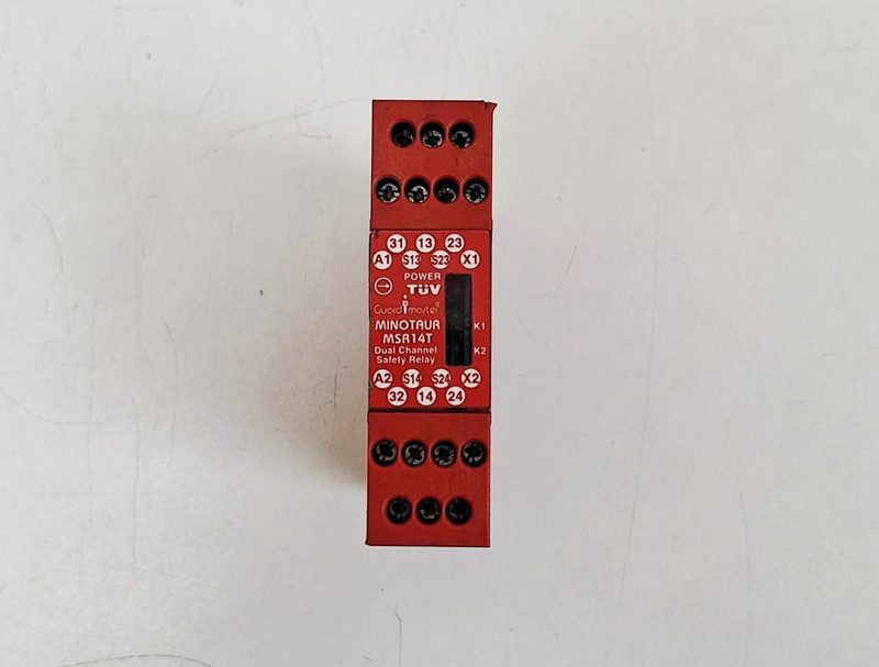 Реле безопасности Allen-Bradley 440R-L23047