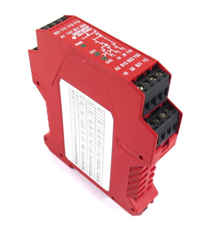 Реле безопасности Allen-Bradley 440R-M23204