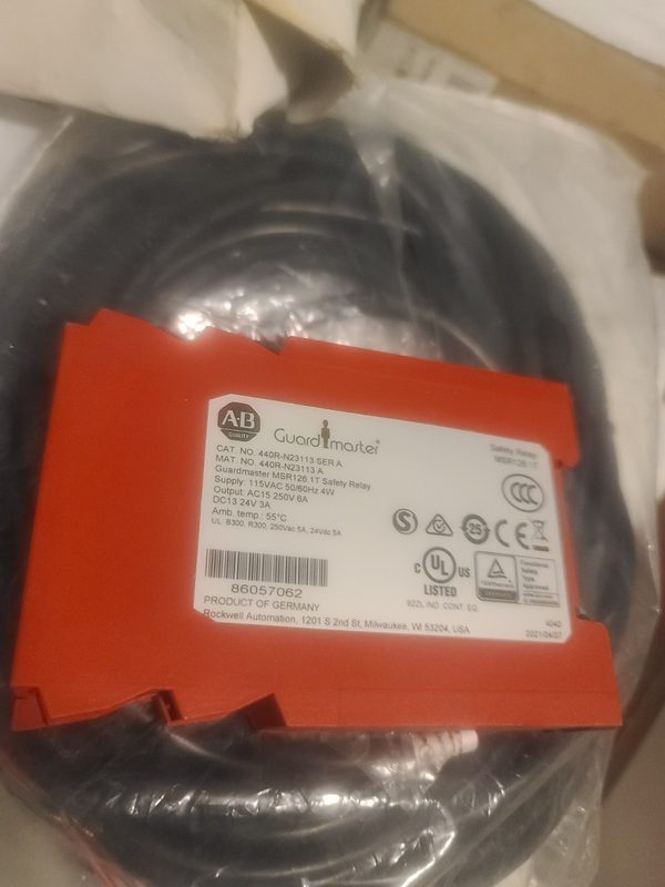 Реле безопасности Allen-Bradley 440R-N23113