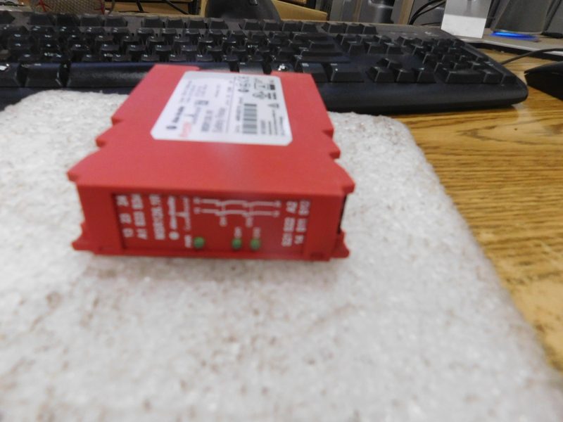 Реле безопасности Allen-Bradley 440R-N23118