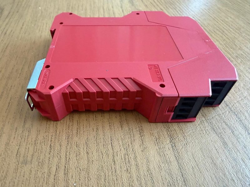 Реле безопасности Allen-Bradley 440R-N23131