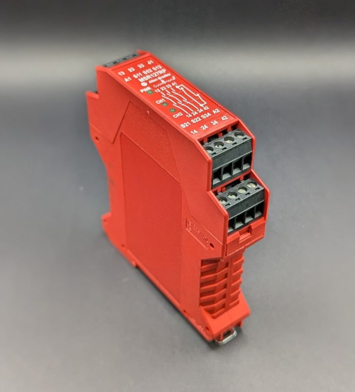 Реле безопасности Allen-Bradley 440R-N23135