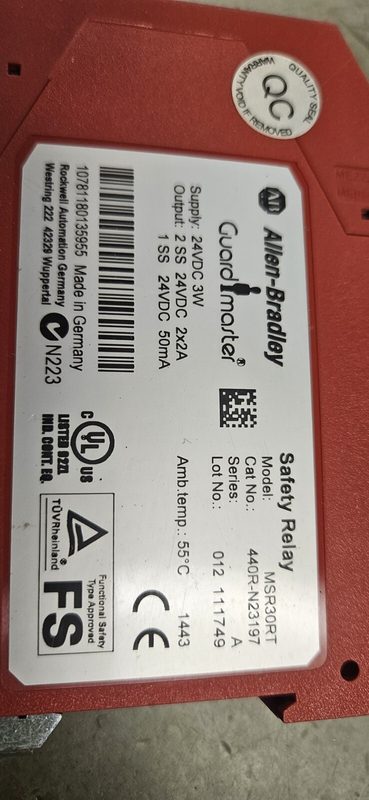 Реле безопасности Allen-Bradley 440R-N23197