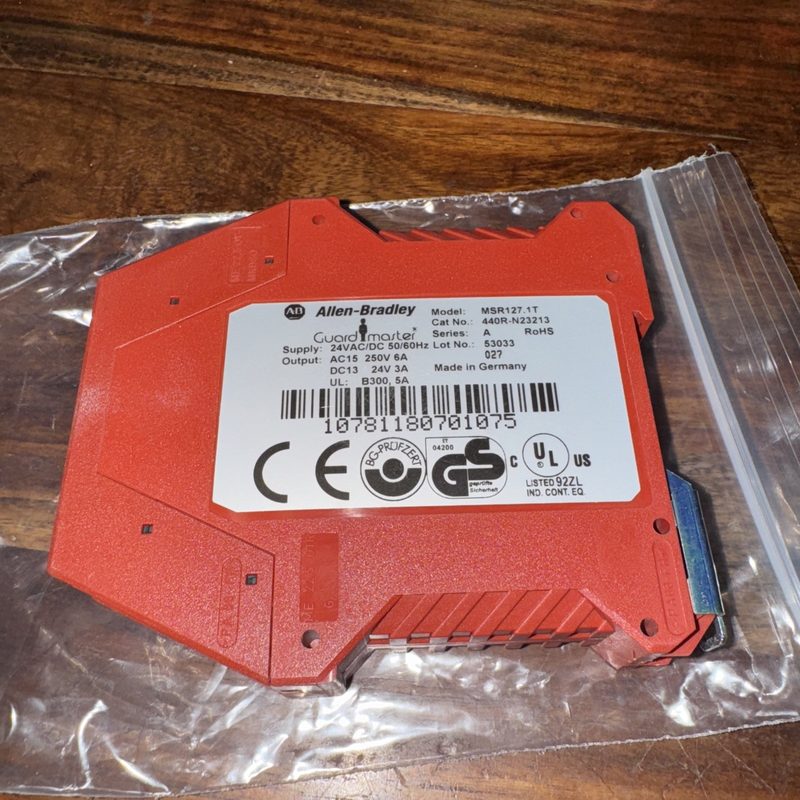 Реле безопасности Allen-Bradley 440R-N23213