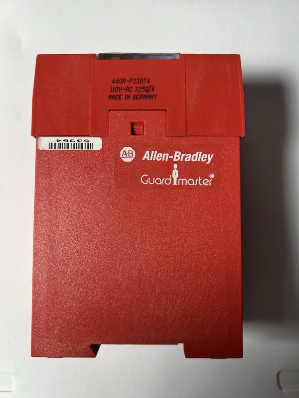 Реле безопасности Allen-Bradley 440R-P23074