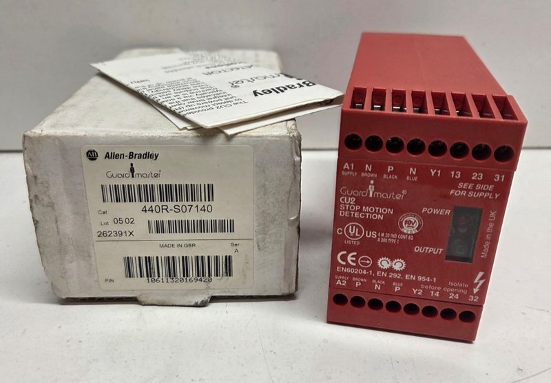 Реле безопасности Allen-Bradley 440R-S07140