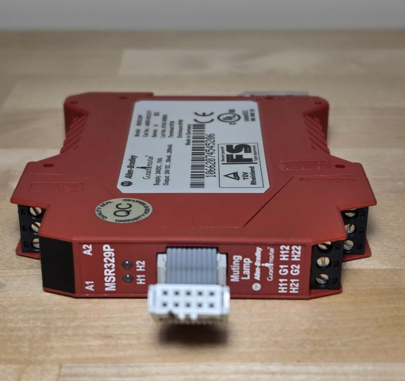 Реле безопасности Allen-Bradley 440R-W23217
