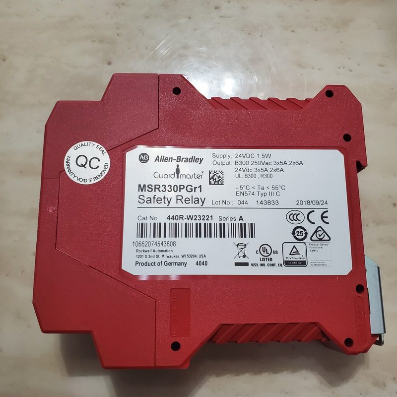 Реле безопасности Allen-Bradley 440R-W23221-A