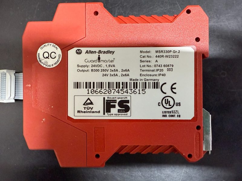 Реле безопасности Allen-Bradley 440R-W23226