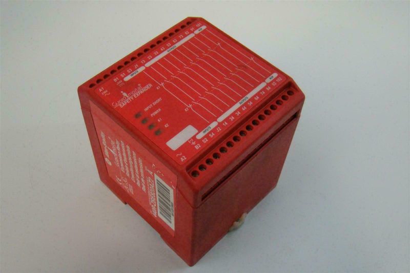 Реле безопасности Allen-Bradley 440R-ZBE820AZ2-A