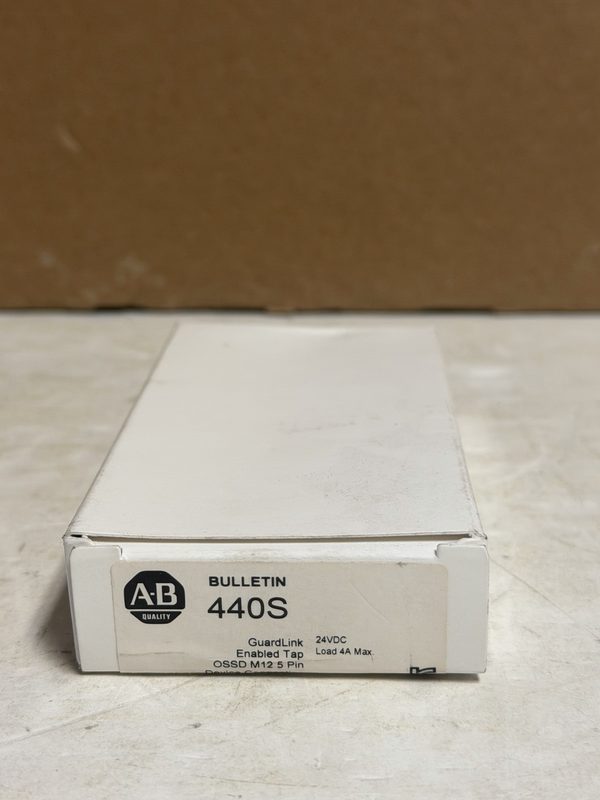 Реле безопасности Allen-Bradley 440S-SF5D