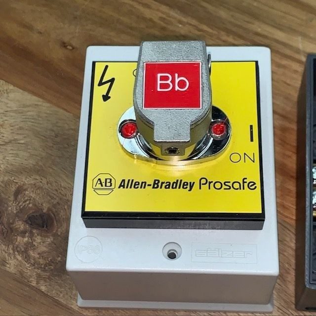 Реле безопасности Allen-Bradley 440T-MRKSE11