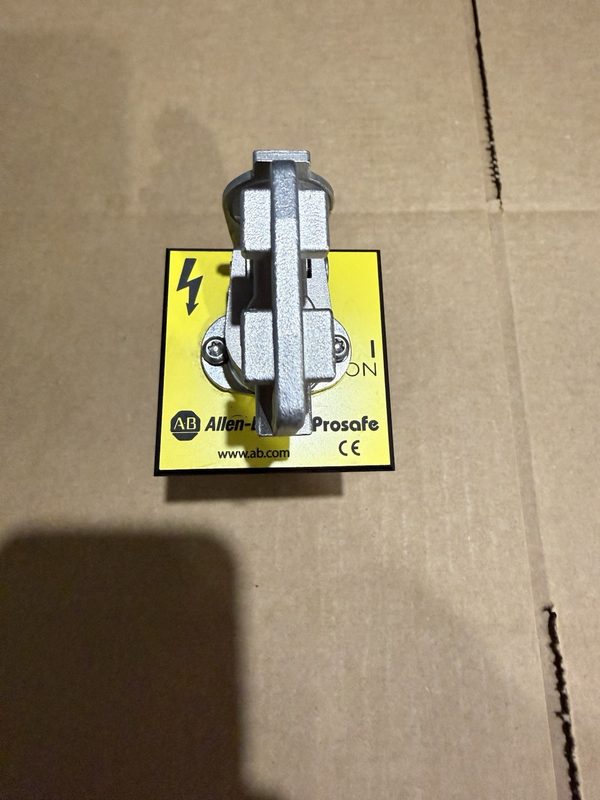 Реле безопасности Allen-Bradley 440T-MRPSE11AA