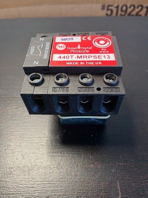 Реле безопасности Allen-Bradley 440T-MRPSE13