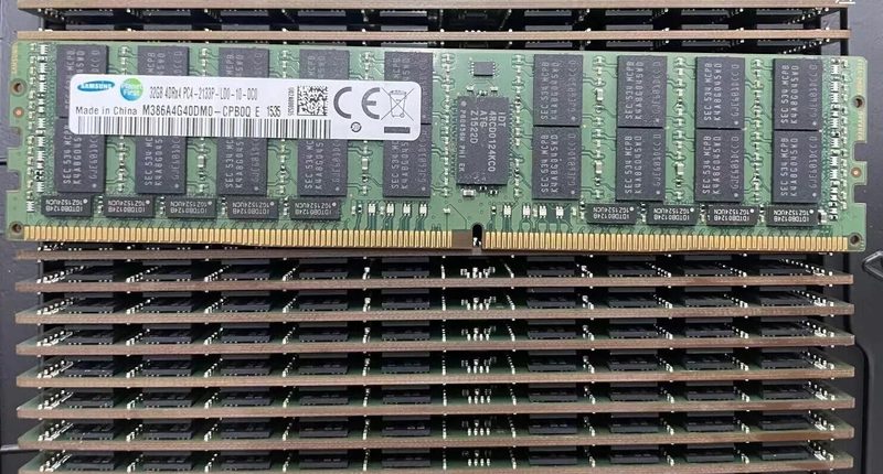 Модуль памяти Samsung 4DRX4