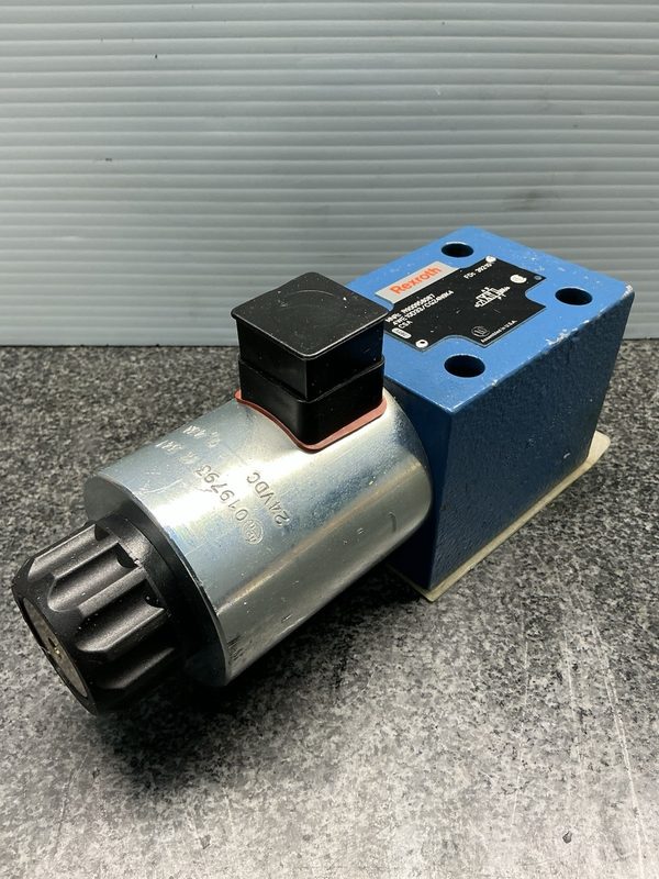 Пневмораспределитель Bosch Rexroth 4WE10D33CG24N9K4