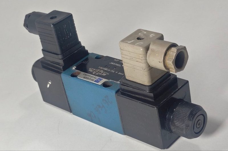 Пневмораспределитель Bosch Rexroth 4WE6J62/EG24N9K4
