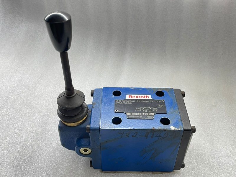 Пневмораспределитель Bosch Rexroth 4WMM10J31