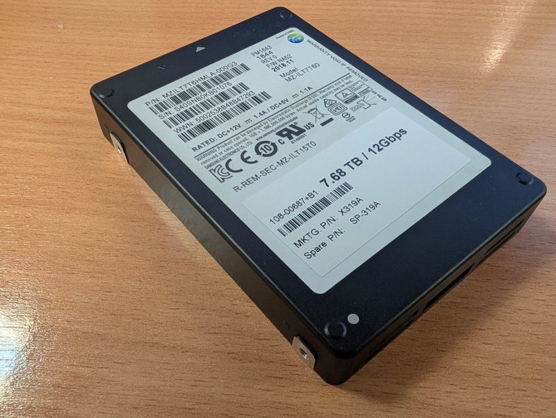 SSD-накопитель Samsung 512BYTES/SECTOR
