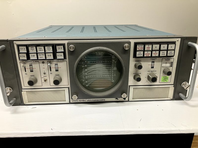 Анализатор Tektronix 520A